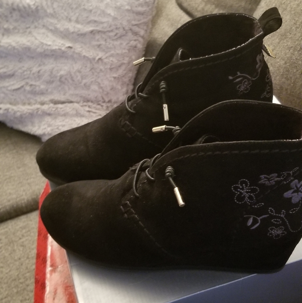 Booties - Picture 2 of 4